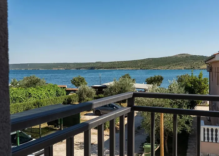 By The Sea Apartamento Posedarje