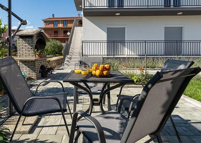 By The Sea 公寓 珀塞达耶