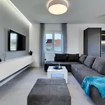 Apartman By The Sea Posedarje