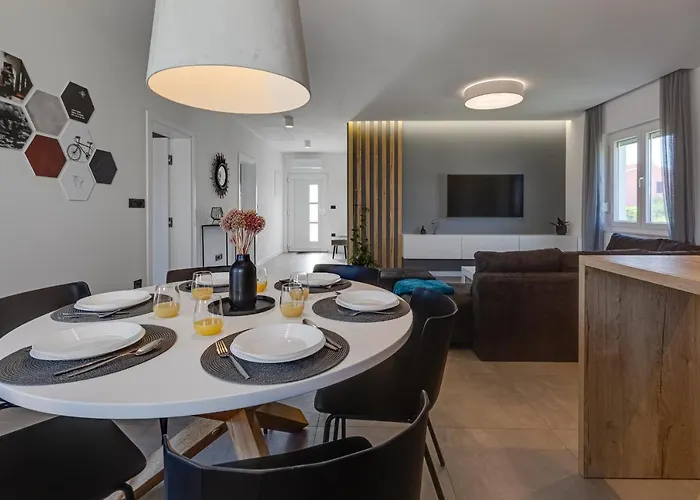 By The Sea * Posedarje